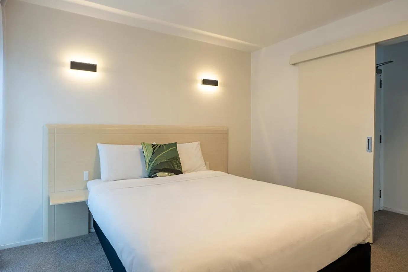 Апарт-отель Mercure Wellington Central City Hotel And Apartments