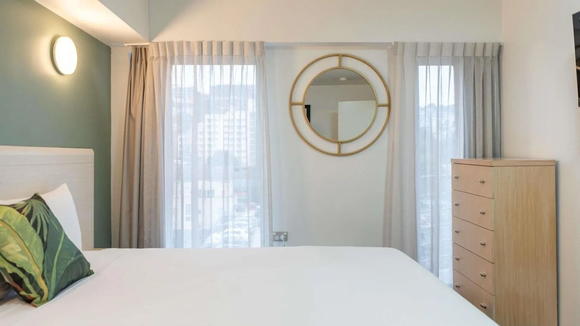 Mercure Wellington Central City Hotel And Apartments 3*,