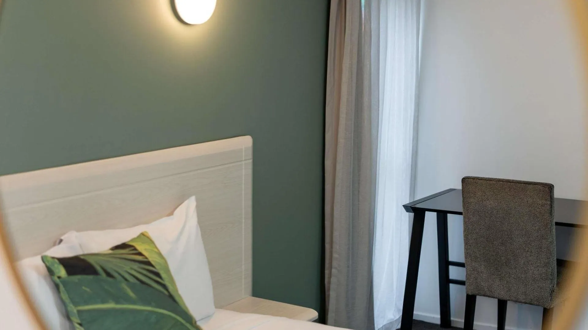 Mercure Wellington Central City Hotel And Apartments